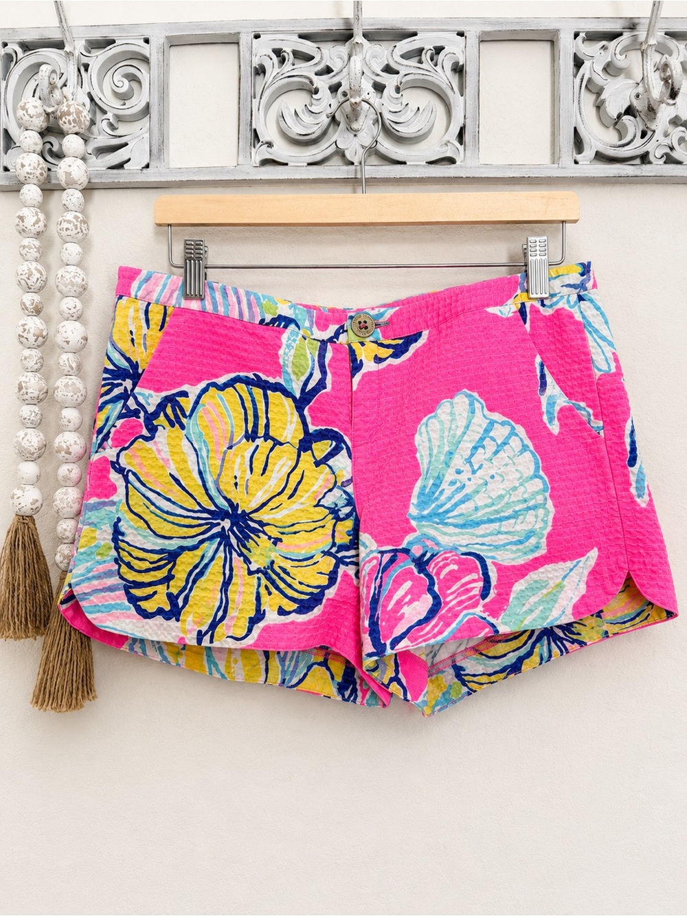 Lilly Pulitzer Pink Floral Shorts Size 8